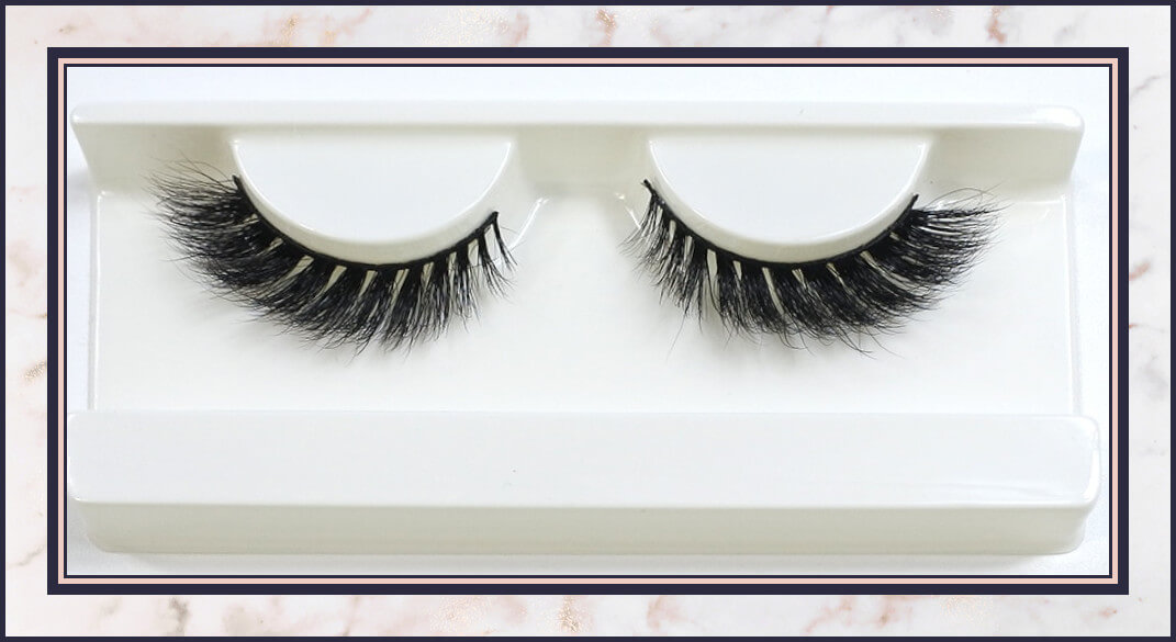 Alecia Winged Fox Eye Lashes