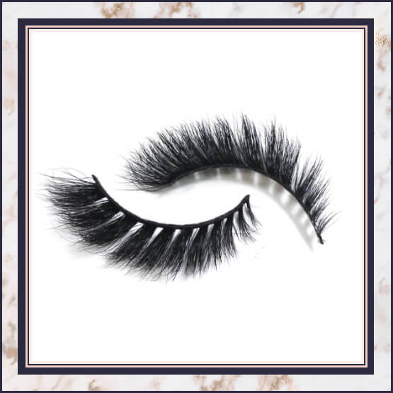 Alecia Winged Fox Eye Lashes