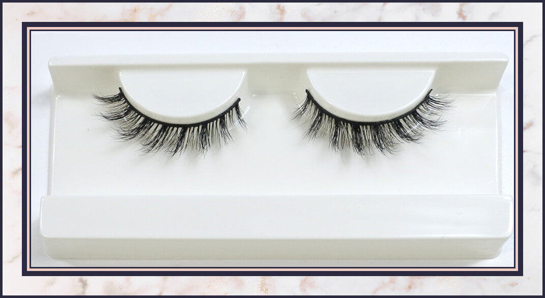 Emelda Winged Fox Eye Lashes